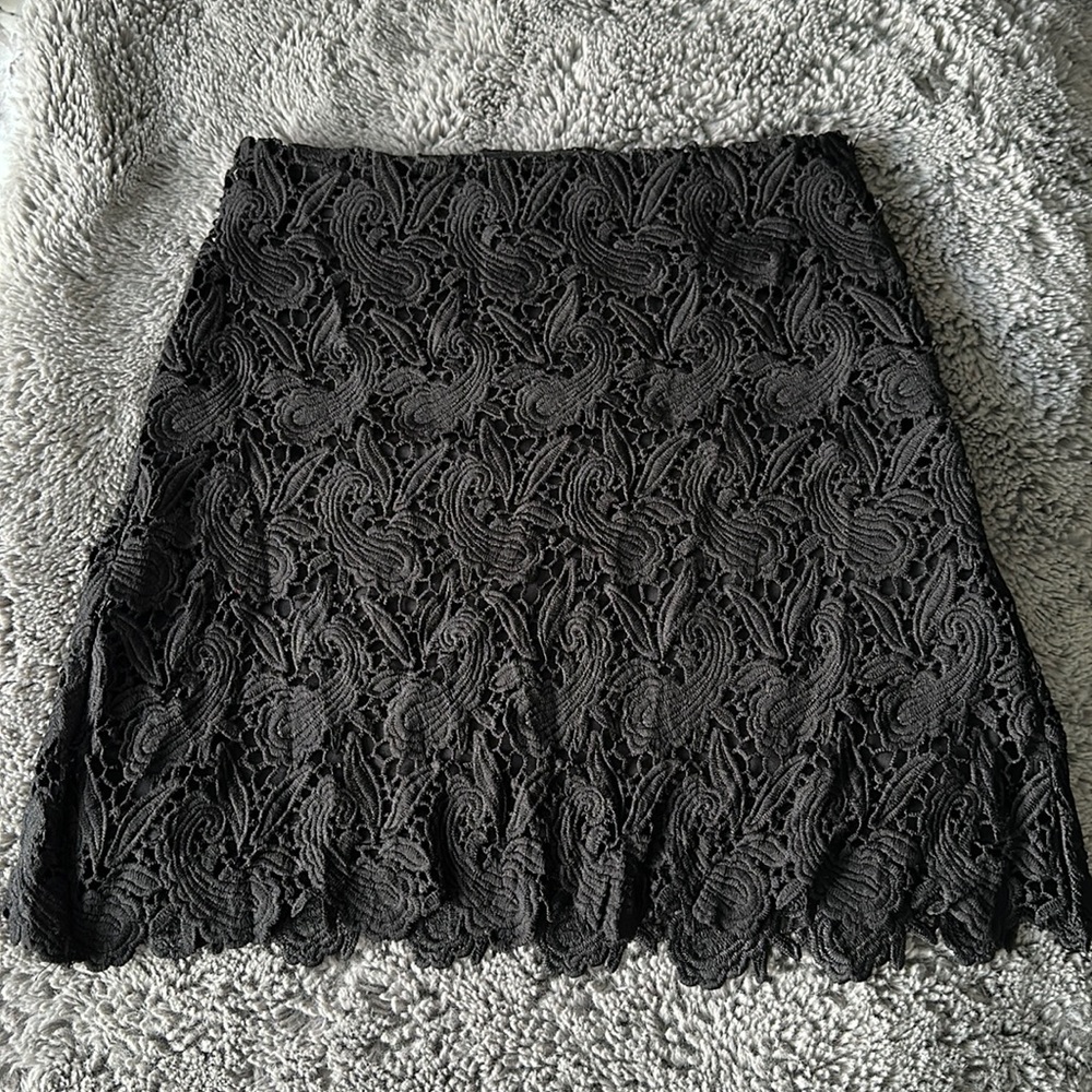 Express lace skirt